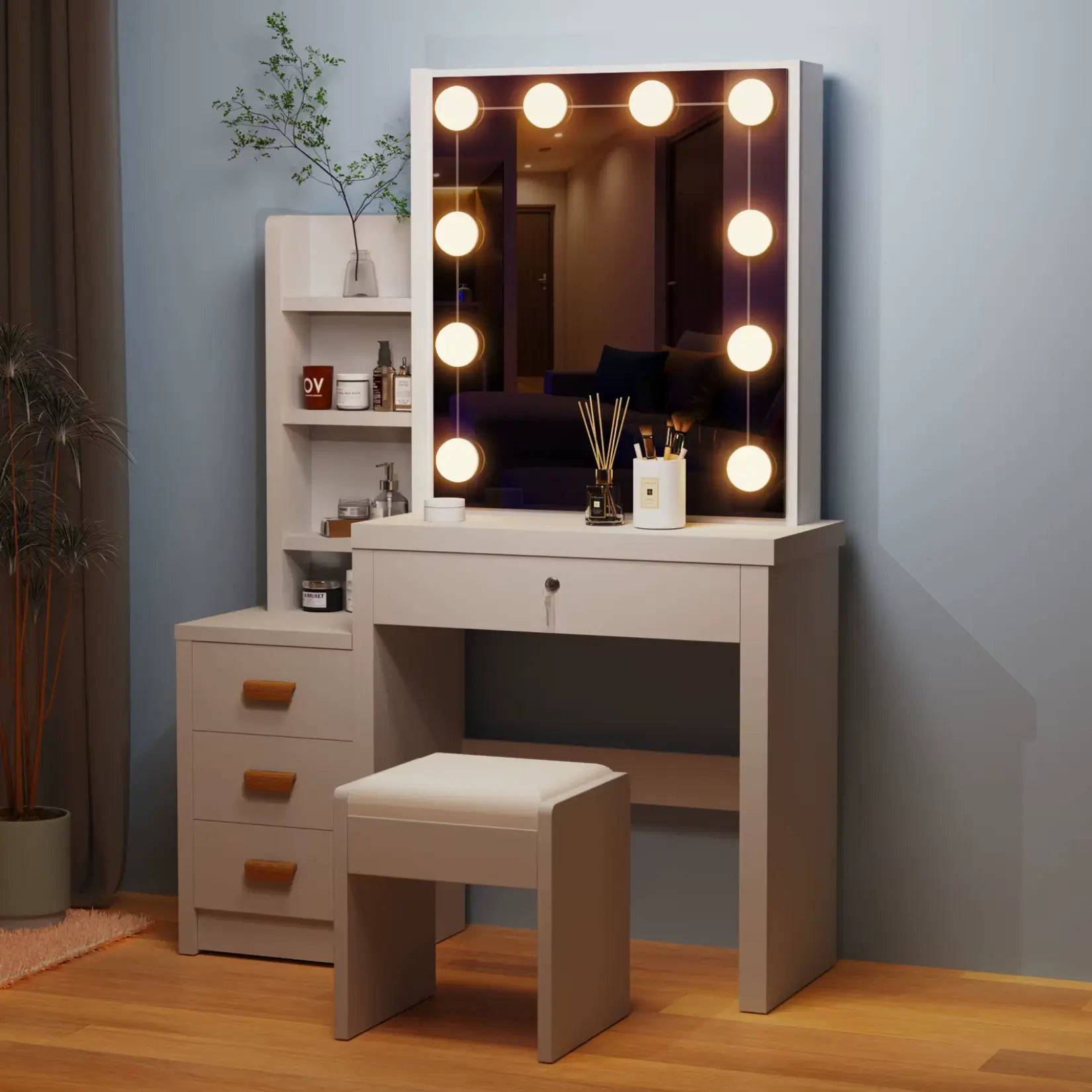 Meuble miroir coiffeuse en blanc installé dans une chambre moderne avec éclairage allumé pour ambiance nocturne.
