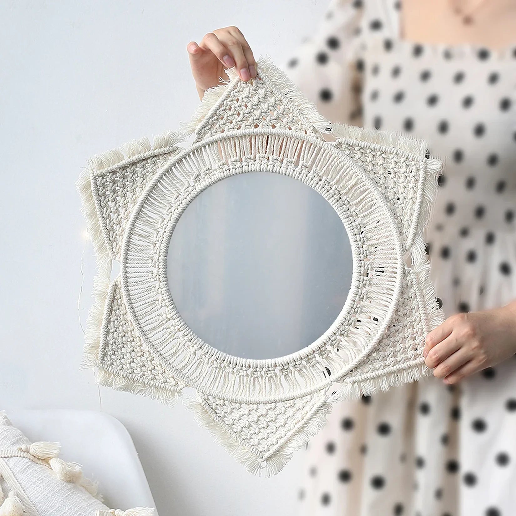 Miroir Bohème Macramé Tenu en Main.