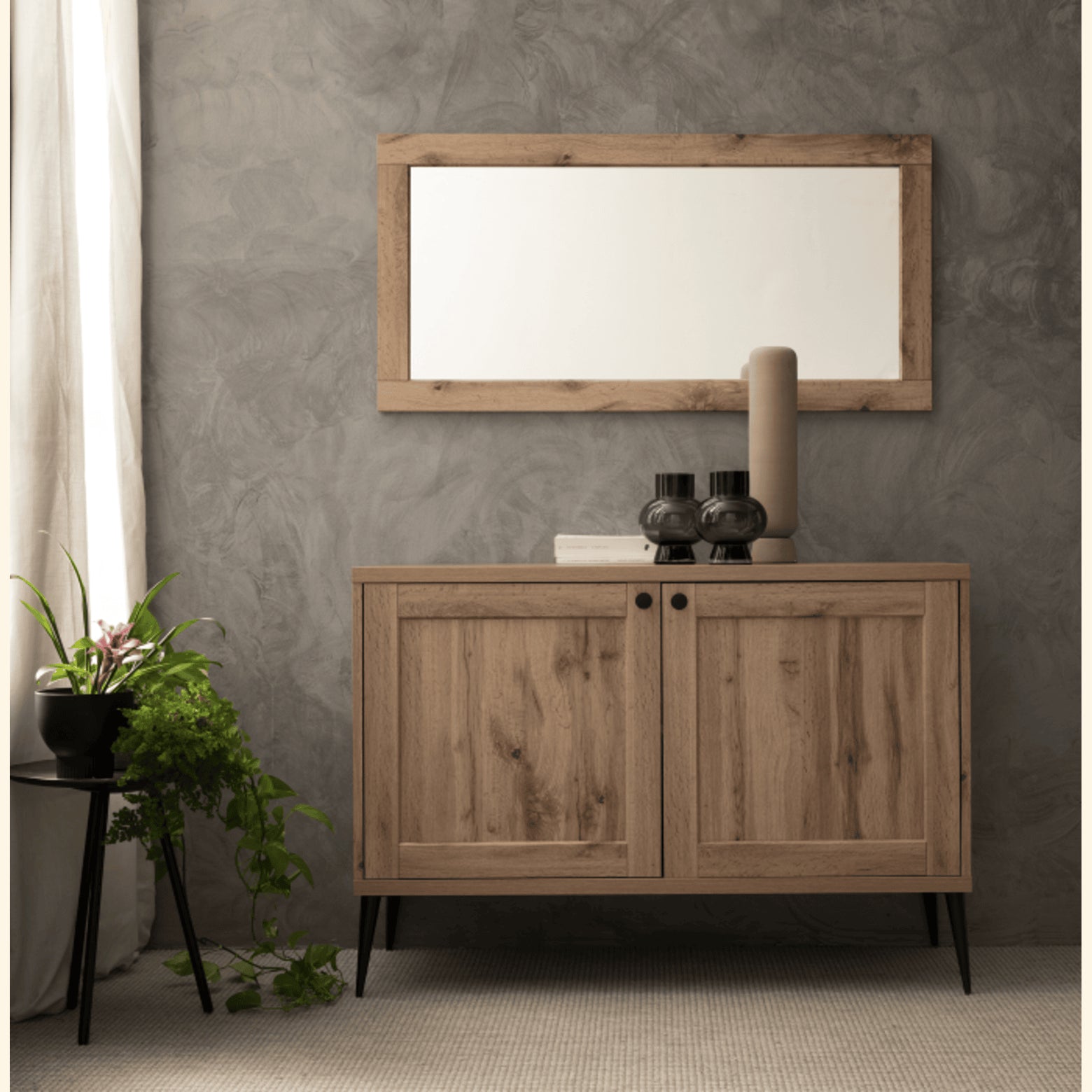 Miroir Bois Brut monté horizontalement au-dessus d’un meuble.