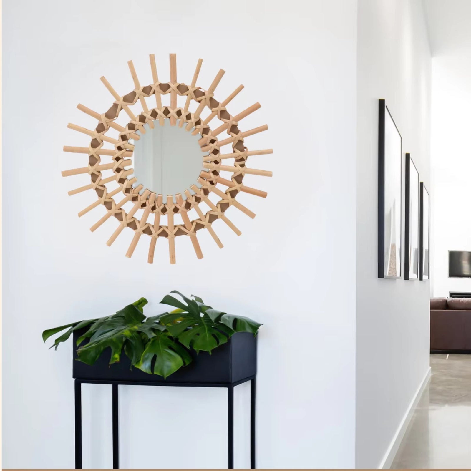 Miroir en rotin pas cher parfait pour sublimer votre décoration murale avec une touche naturelle.