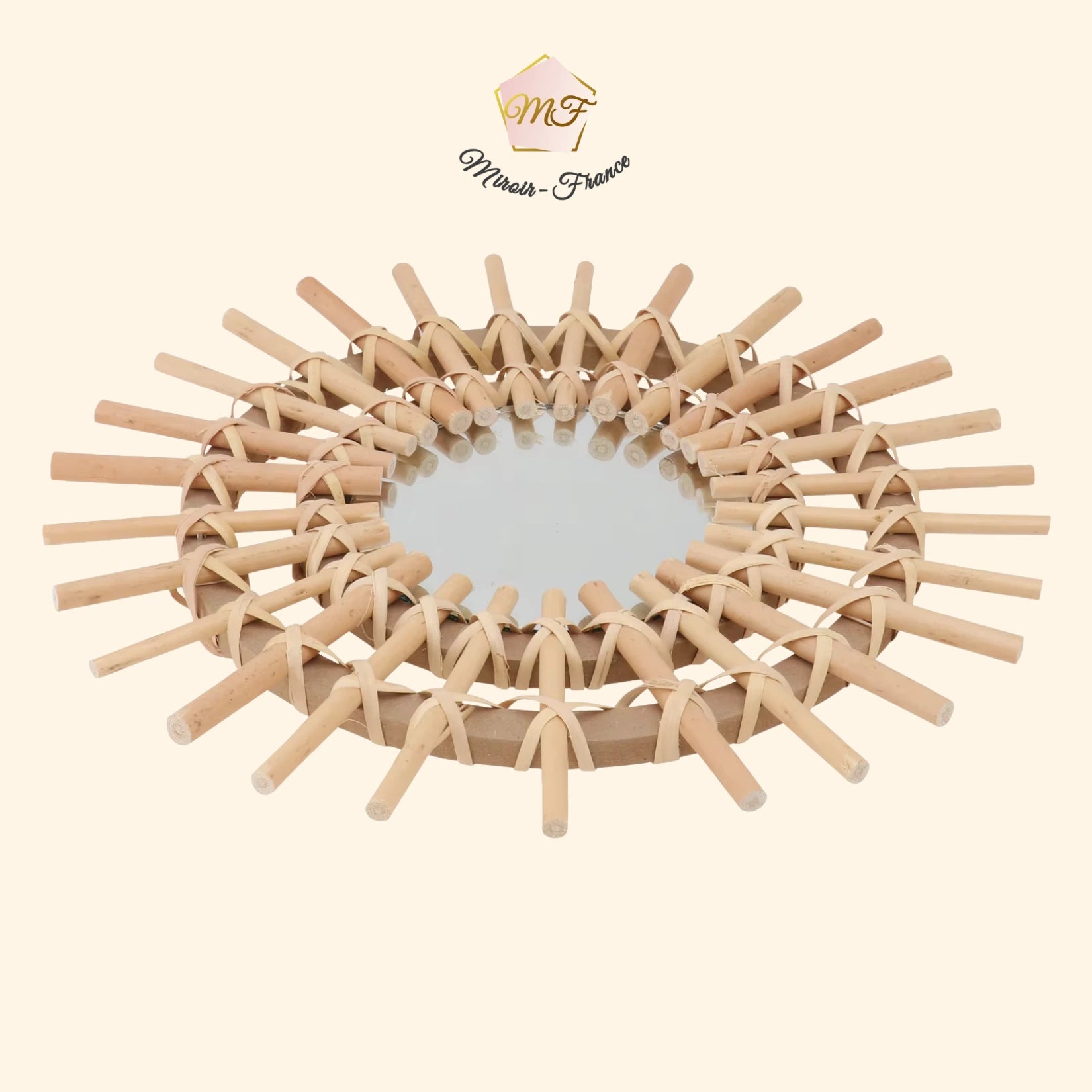 Miroir en rotin pas cher au design naturel, idéal pour une décoration murale chaleureuse.