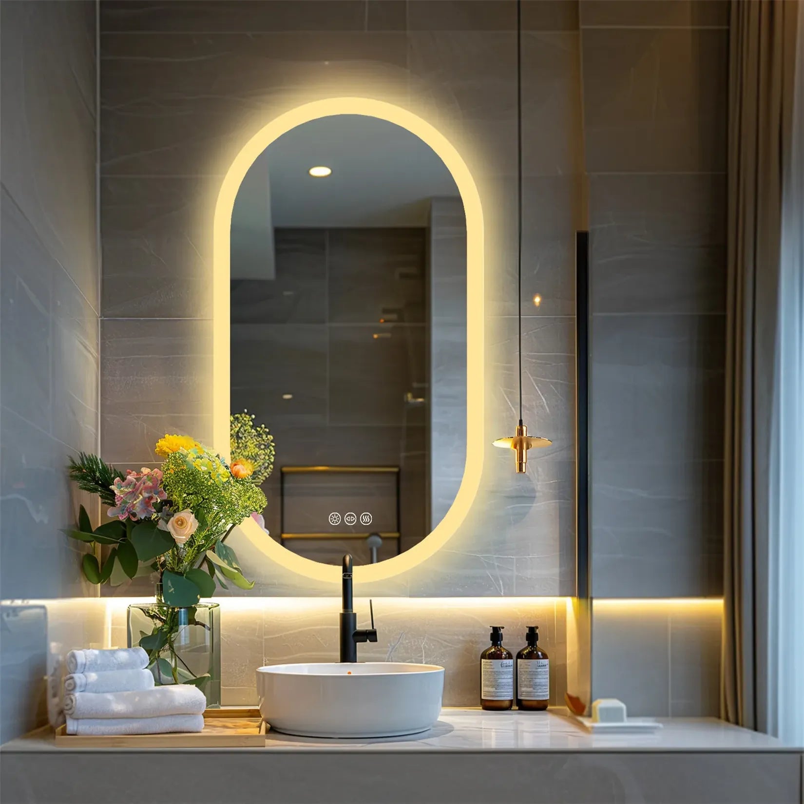 Miroir ovale salle de bain LED rétroéclairage blanc chaud 50x100 cm, au-dessus d'un lavabo.