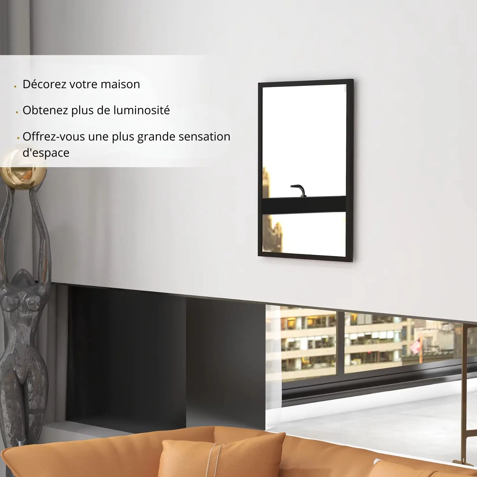 Miroir rectangulaire noir mural dans salon moderne apportant luminosité et sensation d'espace.