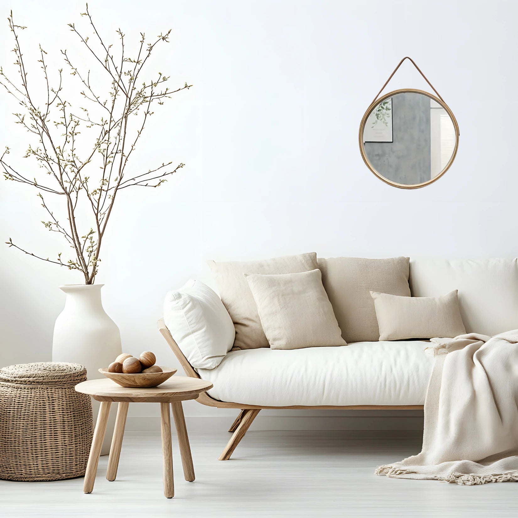 Miroir rond scandinave en bois naturel, parfait pour une décoration de salon cosy.