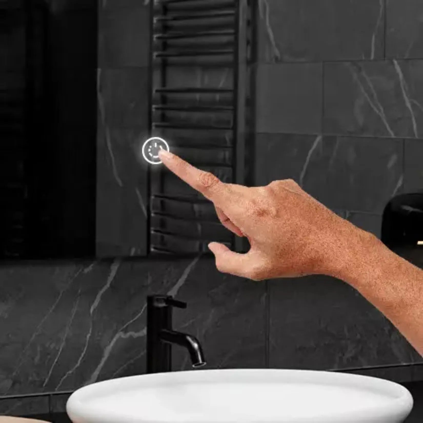 Interrupteur tactile sur la vitre du miroir de salle de bain 90x100 cm LED.