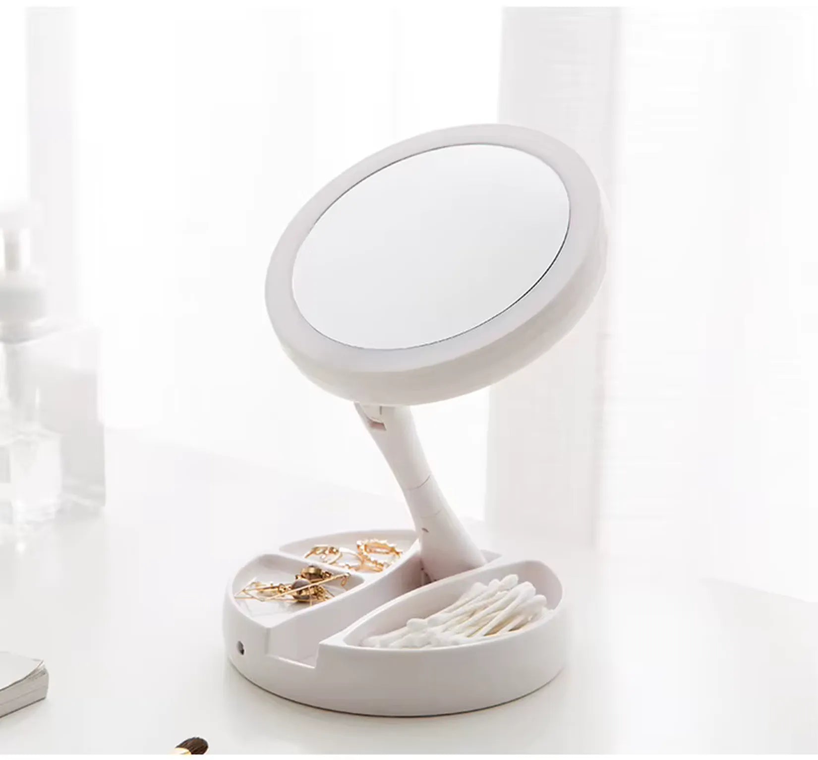 Miroir sur Pied Grossissant base antidérapante placement stable.