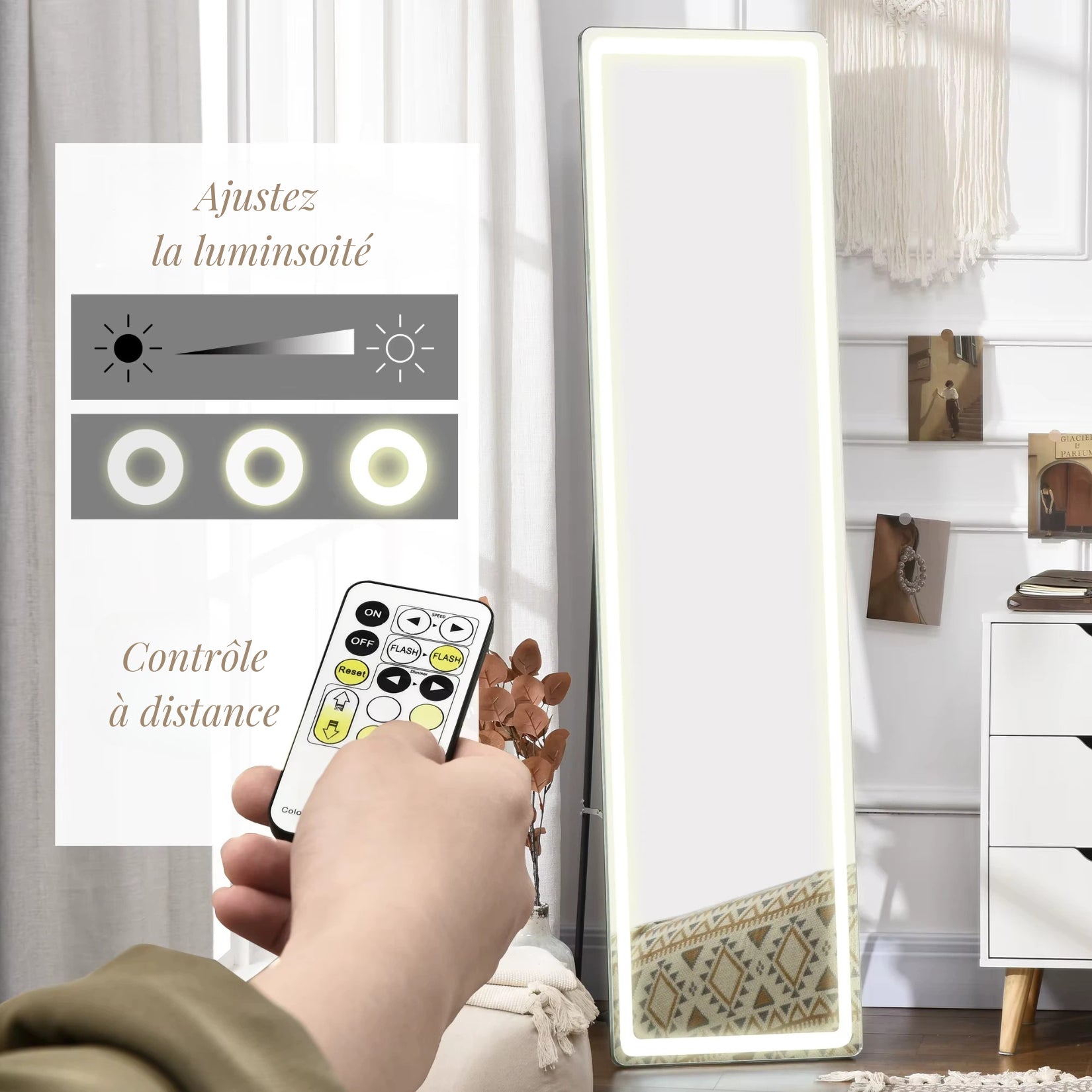 Ajustement de la luminosité du miroir sur pied lumineux grâce à sa télécommande.