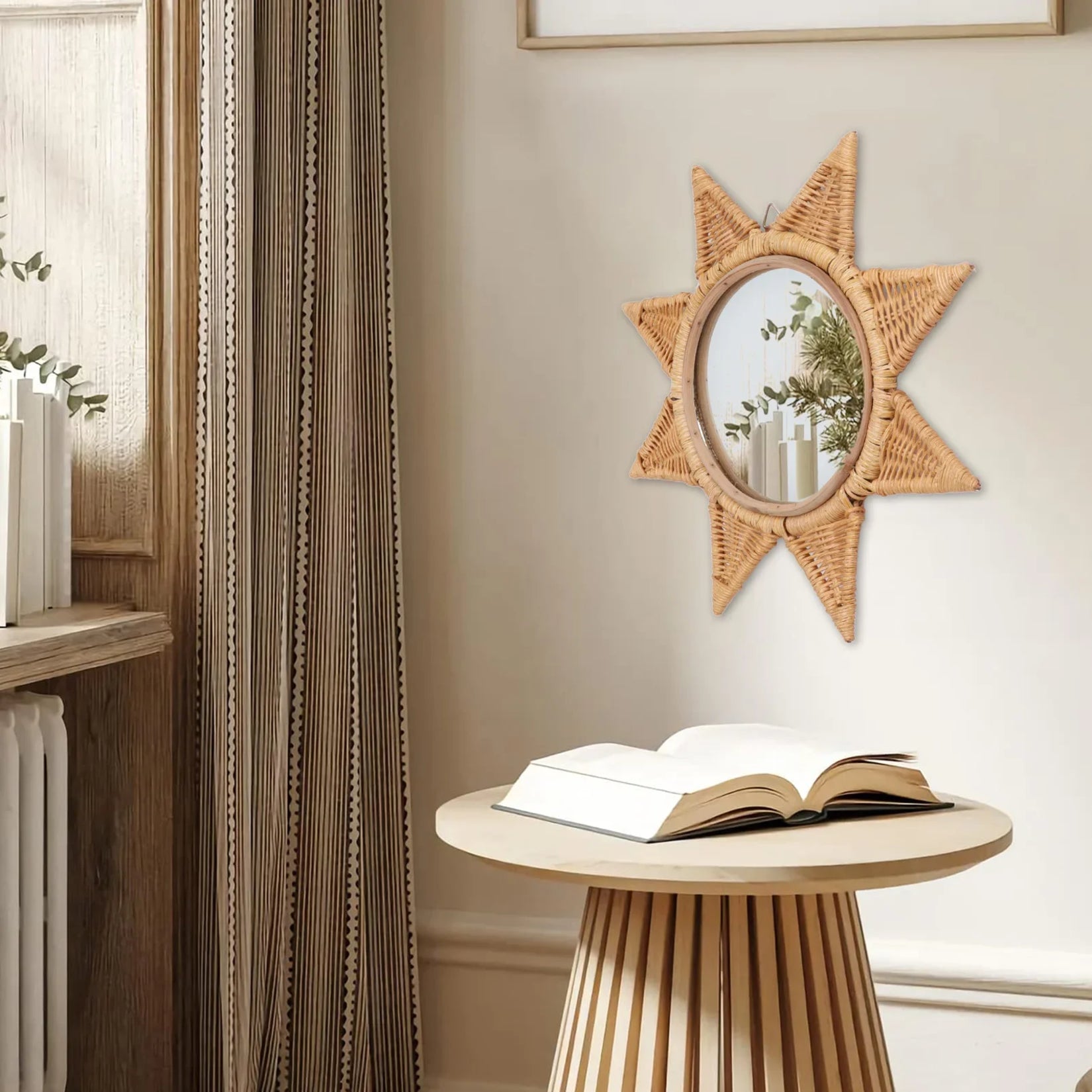 Petit Miroir en Rotin Pas Cher intégré dans un salon moderne et minimaliste.