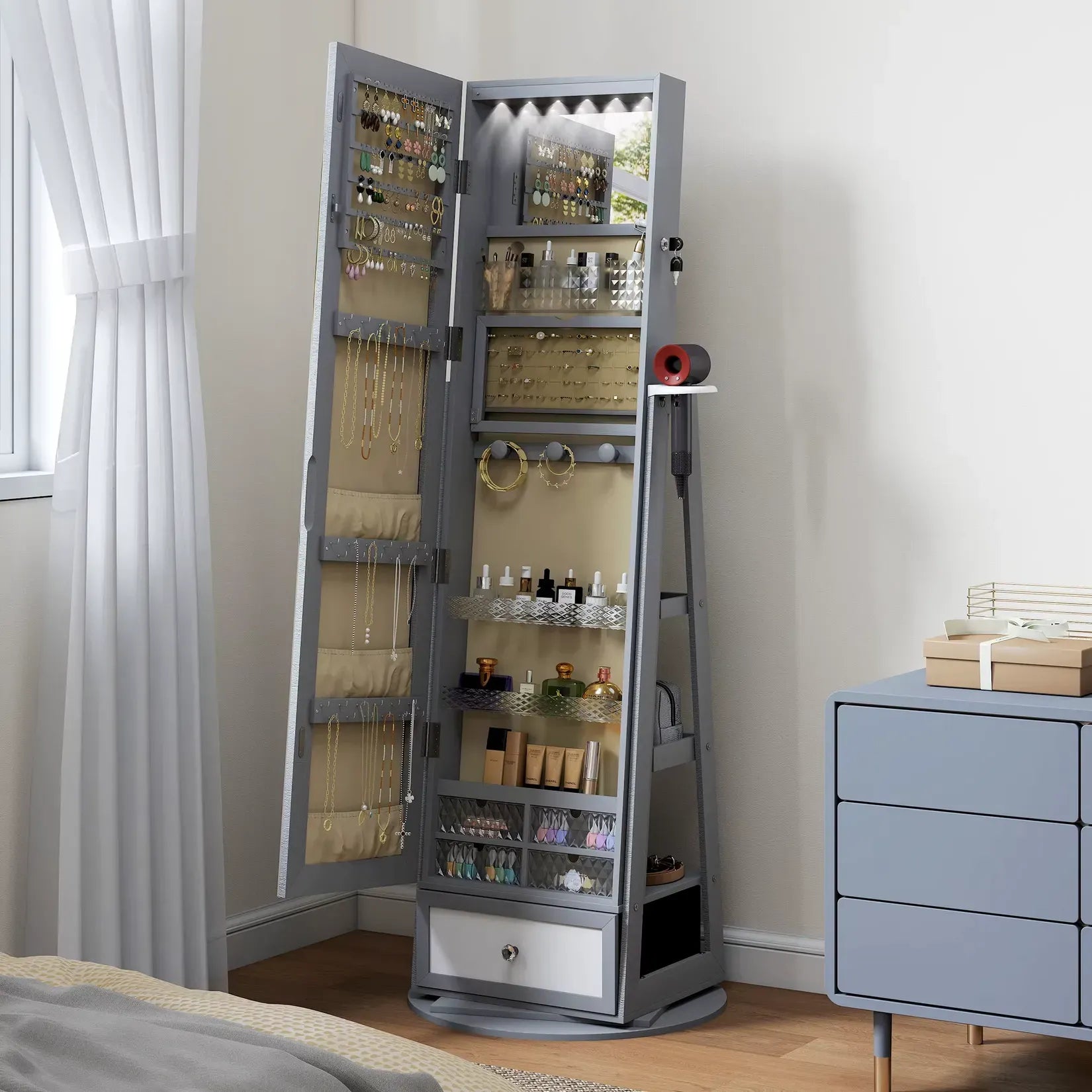 Armoire à Bijoux Miroir sur Pied Mise en Situation Chambre.