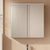 Armoire à miroir salle de bain avec porte au design strié moderne.