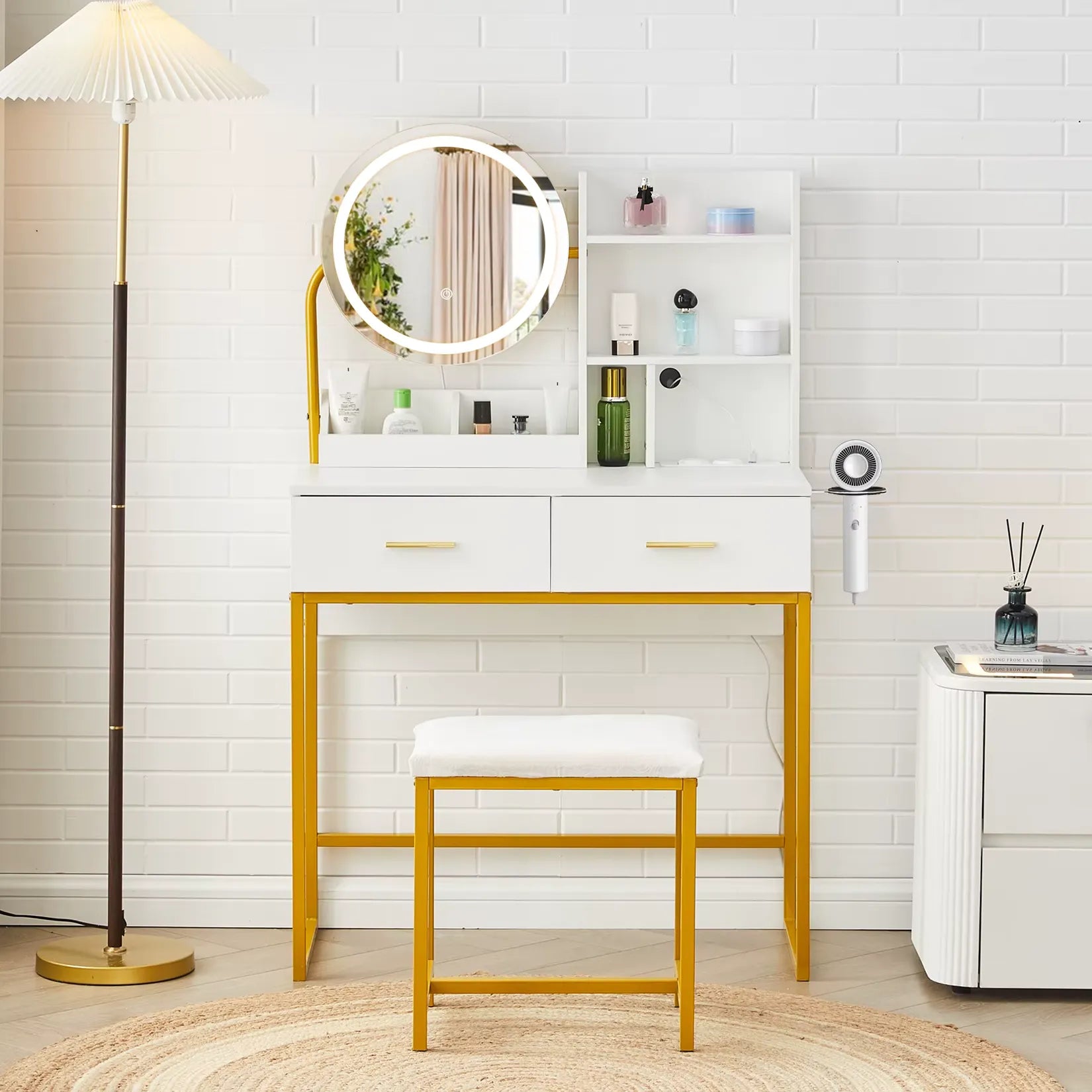 Coiffeuse pour Maquillage Mise en Situation Chambre Moderne.