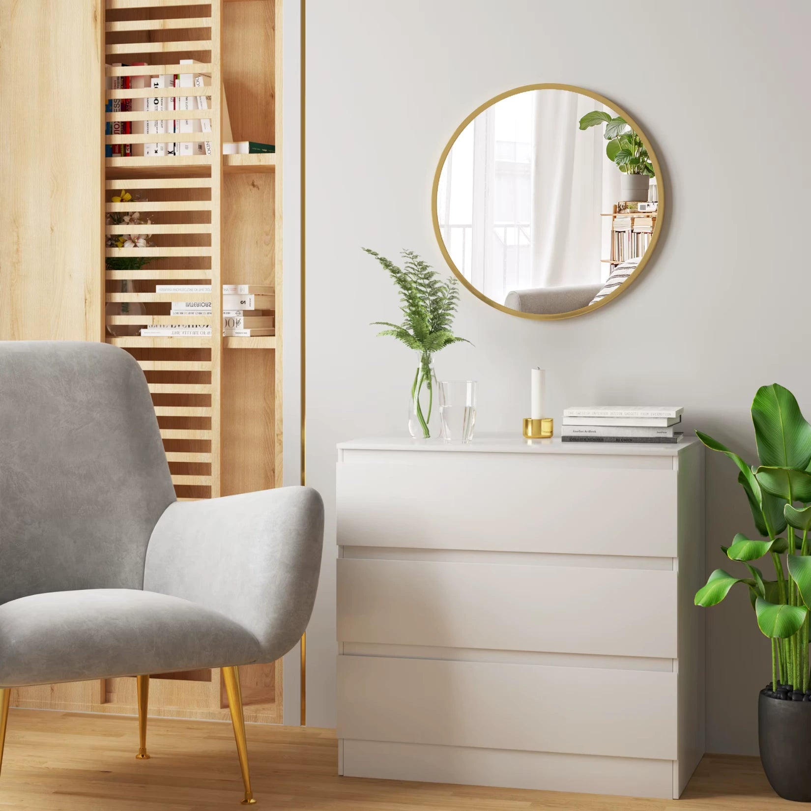 Grand Miroir Rond Doré dans un salon moderne avec décoration naturelle et lumineuse.