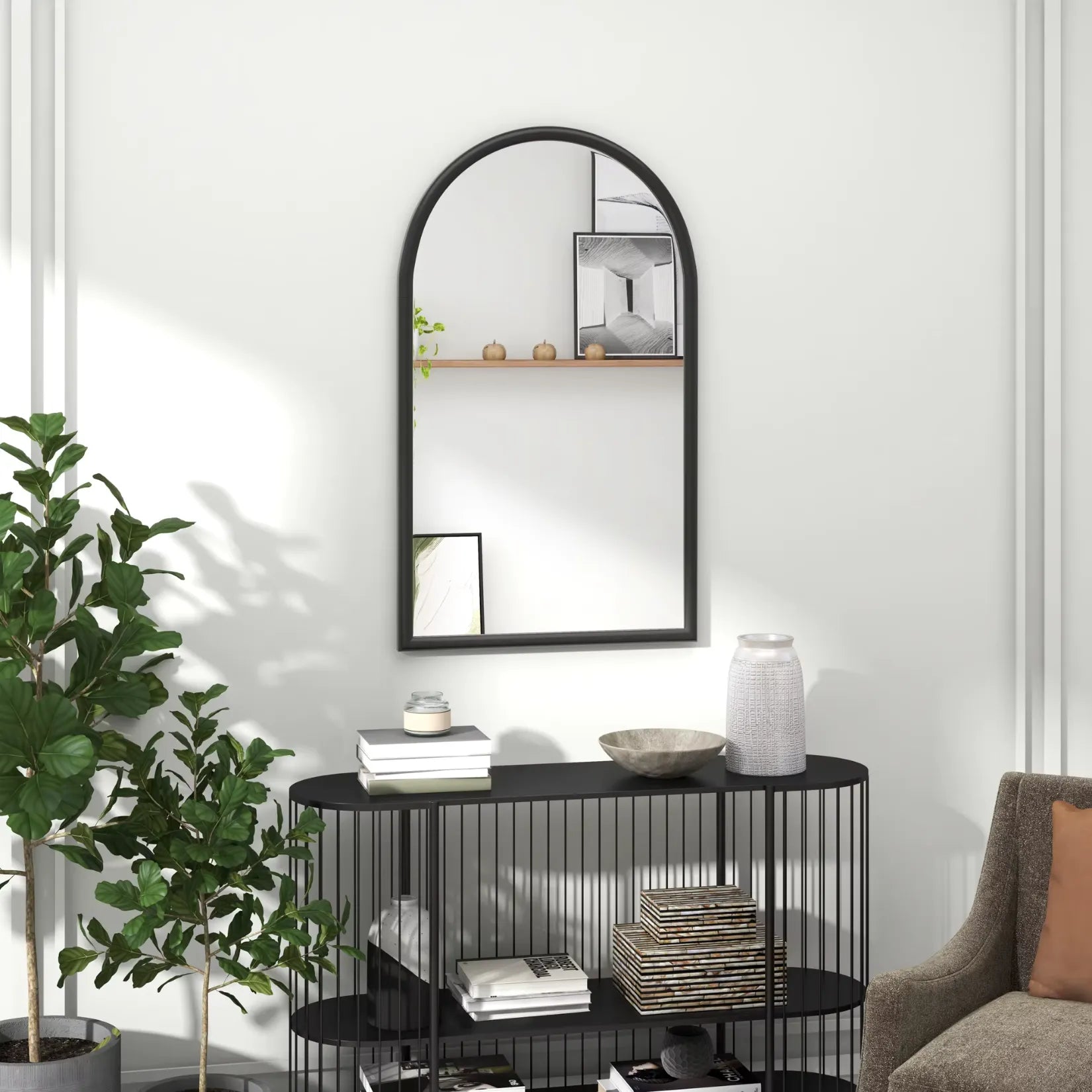 Miroir arche noir 65x110 cm installé dans un salon blanc lumineux.