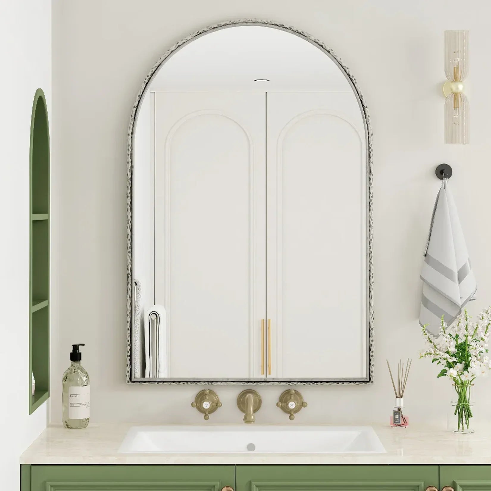 Miroir argenté martelé salle de bain armoire.