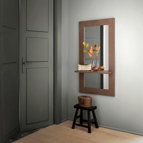 Miroir mural avec étagère intégrée en MDF effet rouille, idéal pour une entrée design ou une chambre élégante.