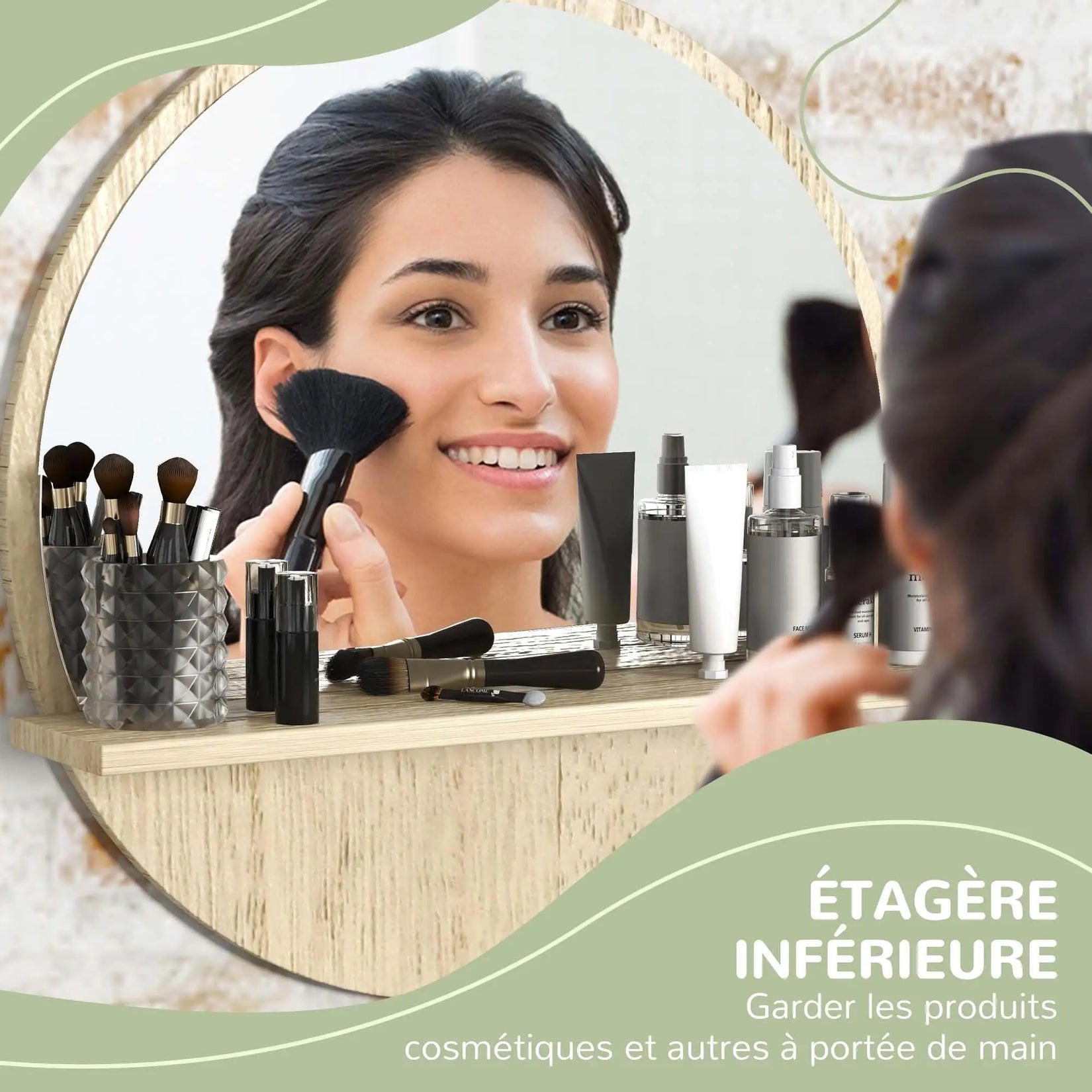 Femme se maquillant devant un miroir avec étagère salle de bain.