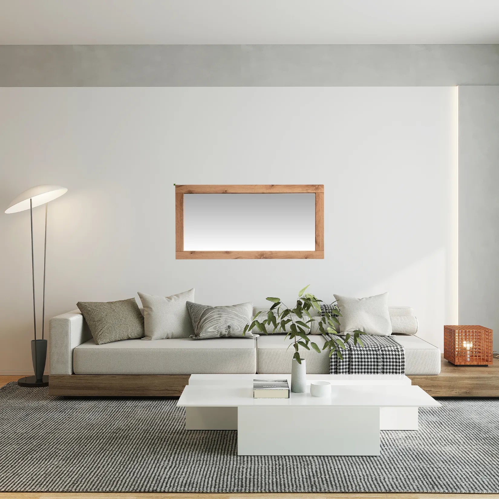 Miroir bois mural dans un salon de style scandinave clair et minimaliste.