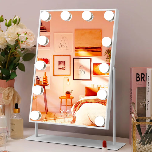 miroir-de-courtoisie-lumineux-avec-ampoules-led-pour-maquillage-dans-une-chambre-elegante