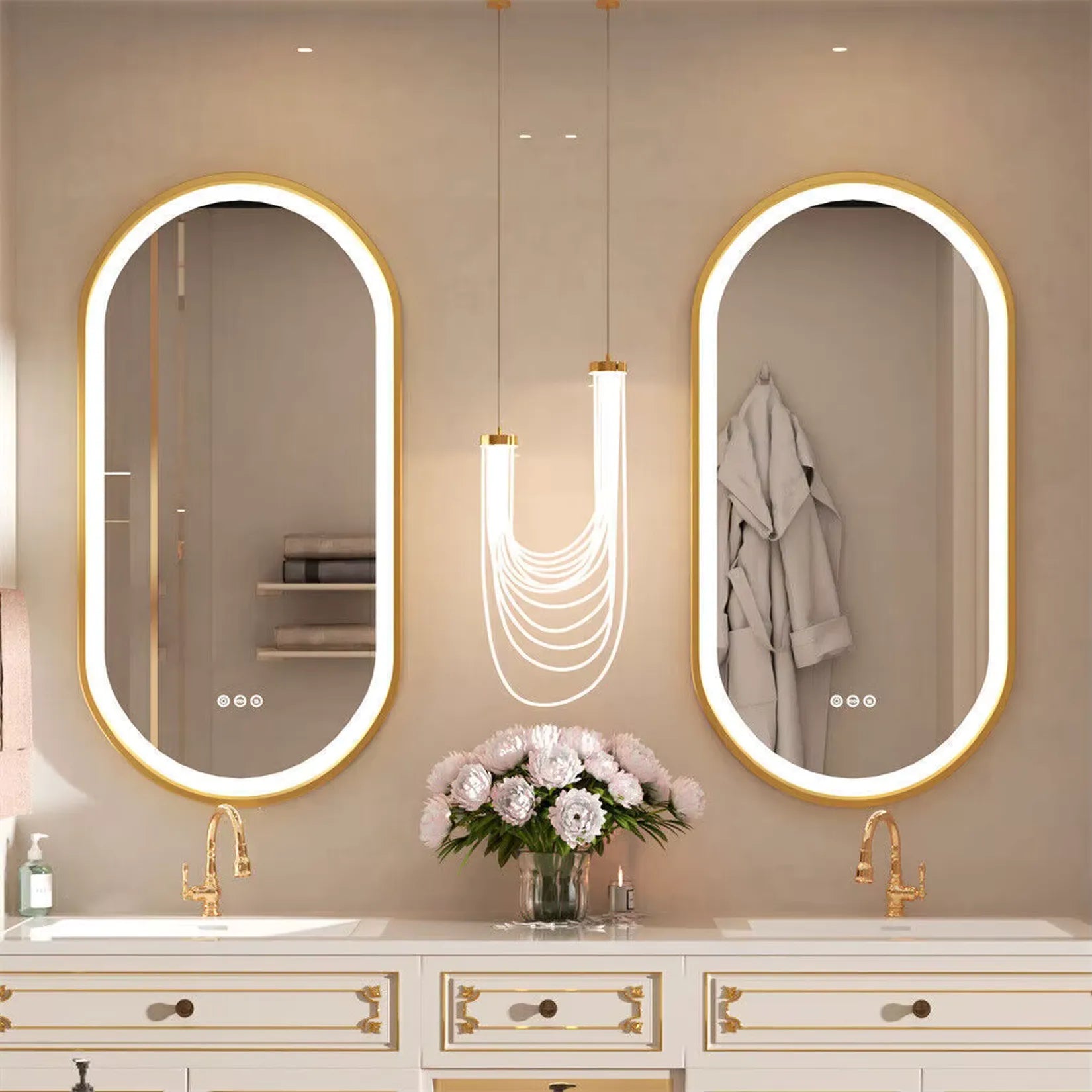 Miroir doré salle de bain LED ovale vertical – ambiance or et blanc double vasque.
