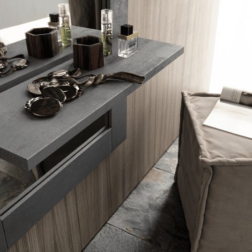 Détail de l'étagère intégrée du miroir entrée avec étagère gris anthracite