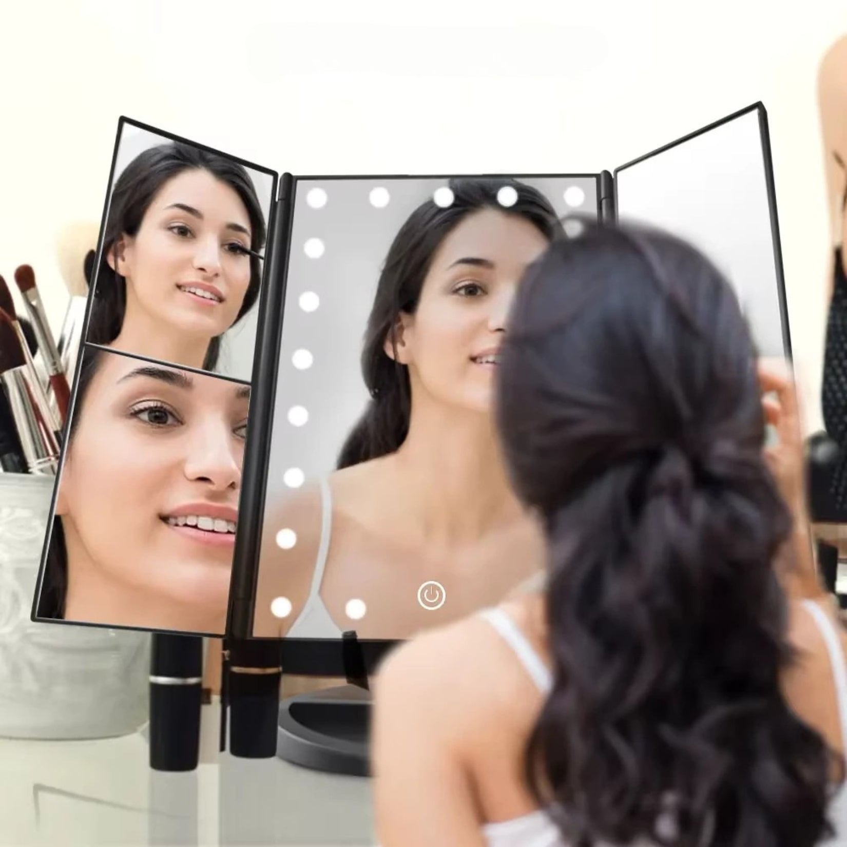 Miroir maquillage sur pied avec LED pour un éclairage optimal.