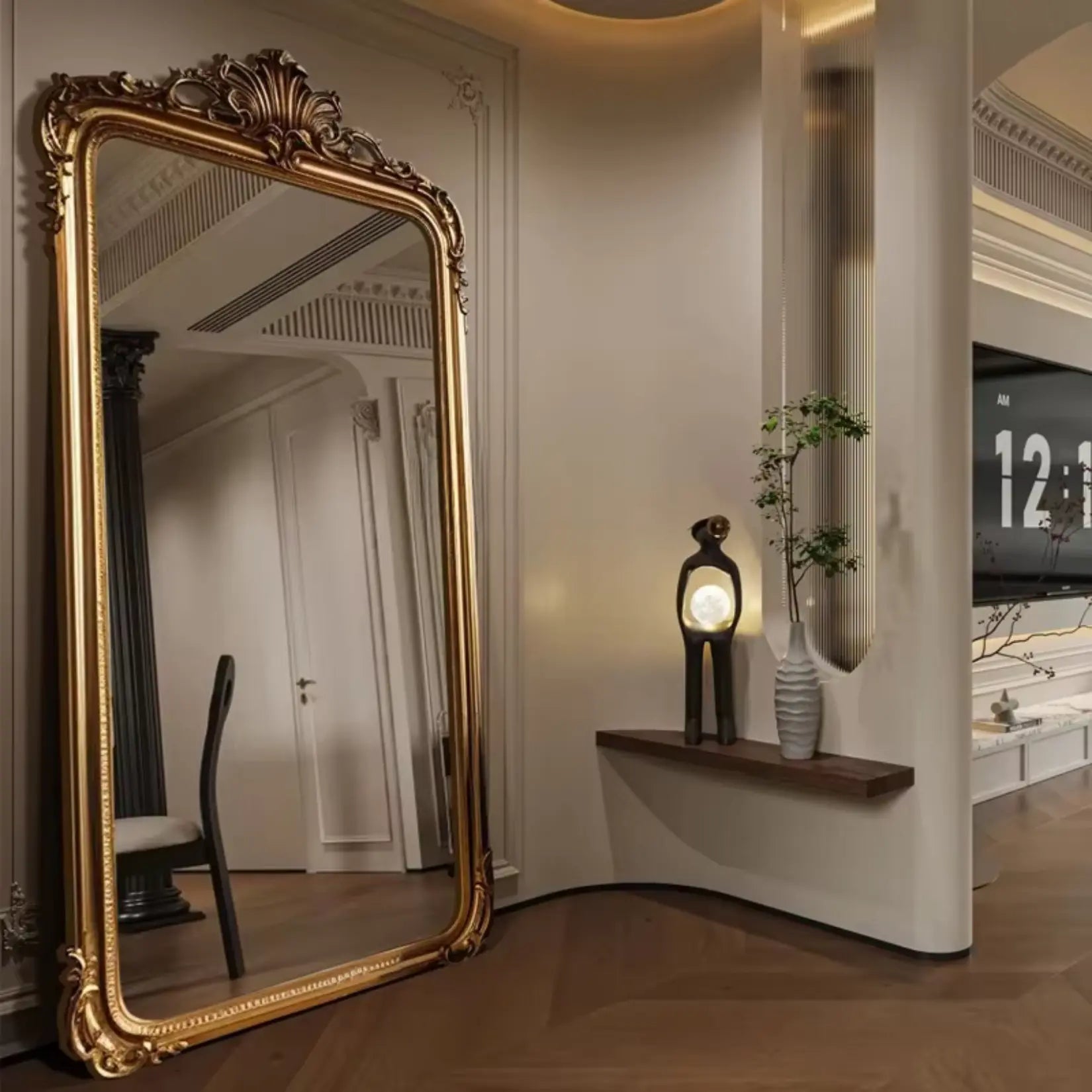 Miroir or baroque 200x100 cm avec cadre sculpté doré installé dans une entrée moderne luxueuse.