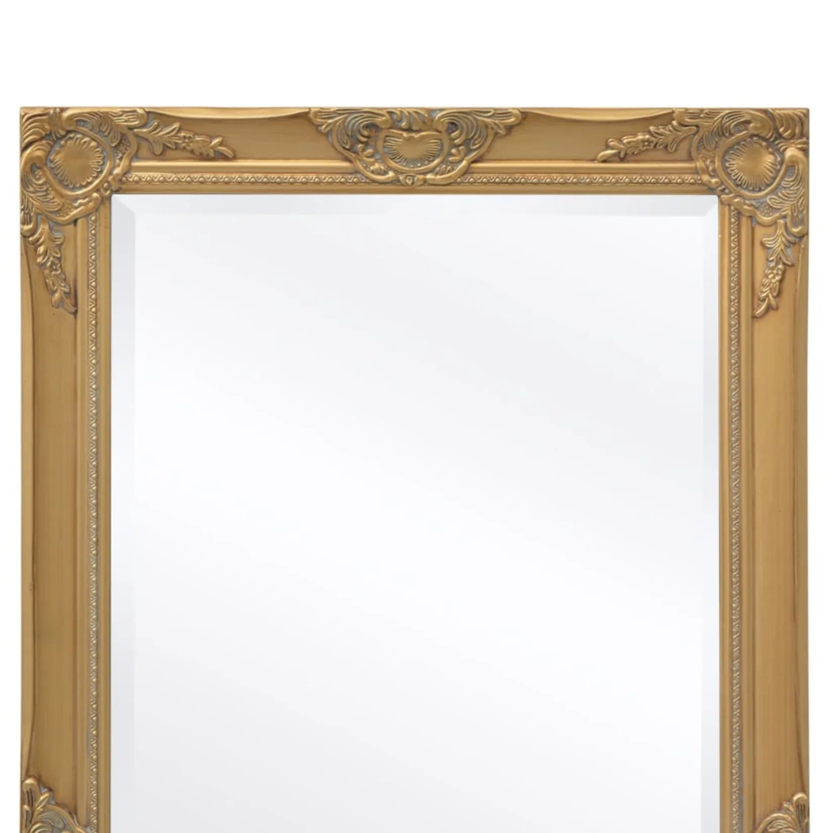 Détail du cadre baroque sur le haut du miroir rectangulaire bois.