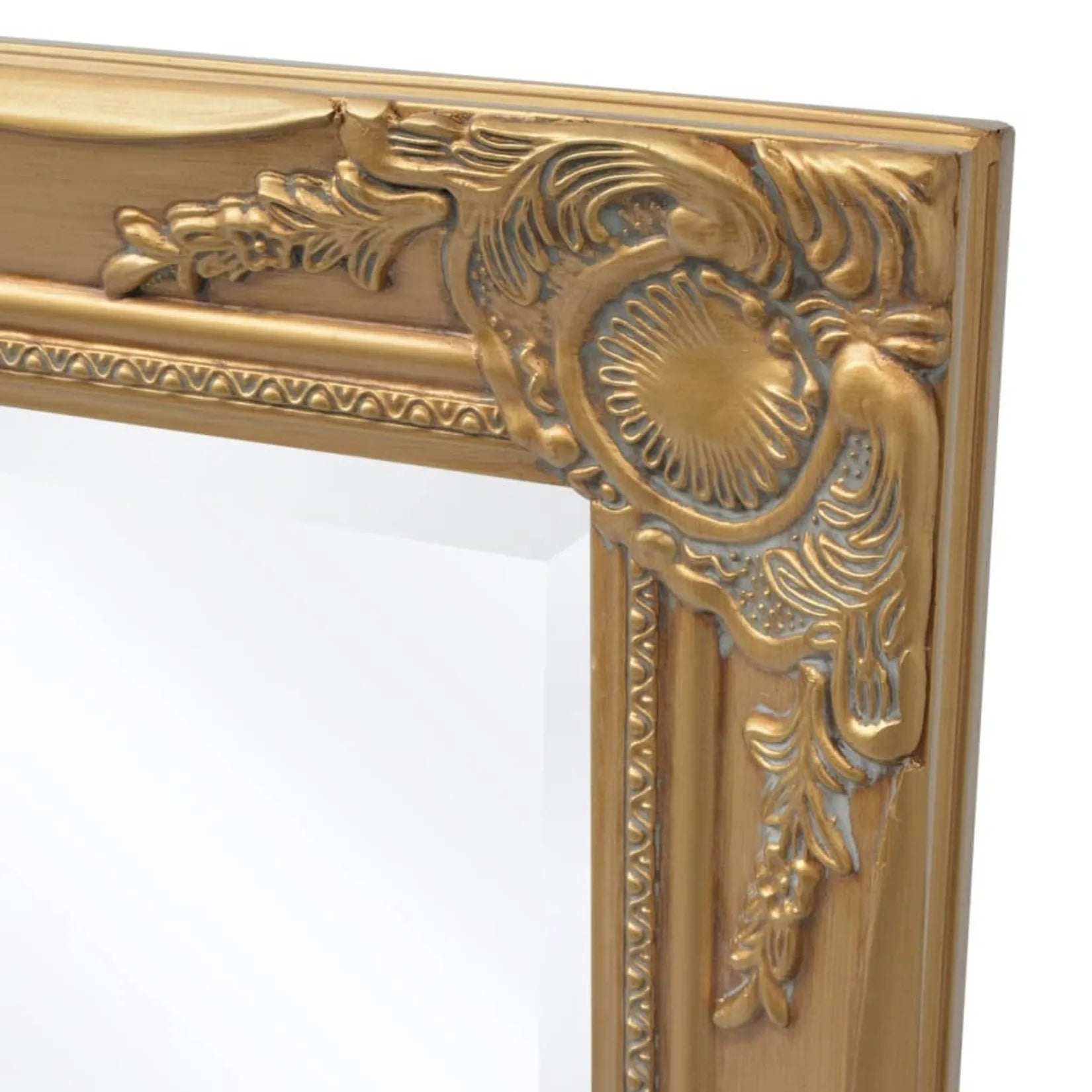 Miroir rectangulaire bois accroché sur un mur bleu dans un intérieur moderne.