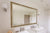 Grand miroir doré rectangulaire pour design classique ou haussmannien, fixation murale verticale ou horizontale