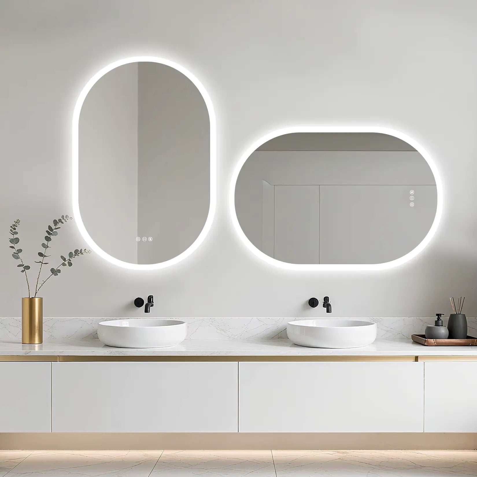Miroir rétroéclairé ovale blanc – Double vasque salle de bain.