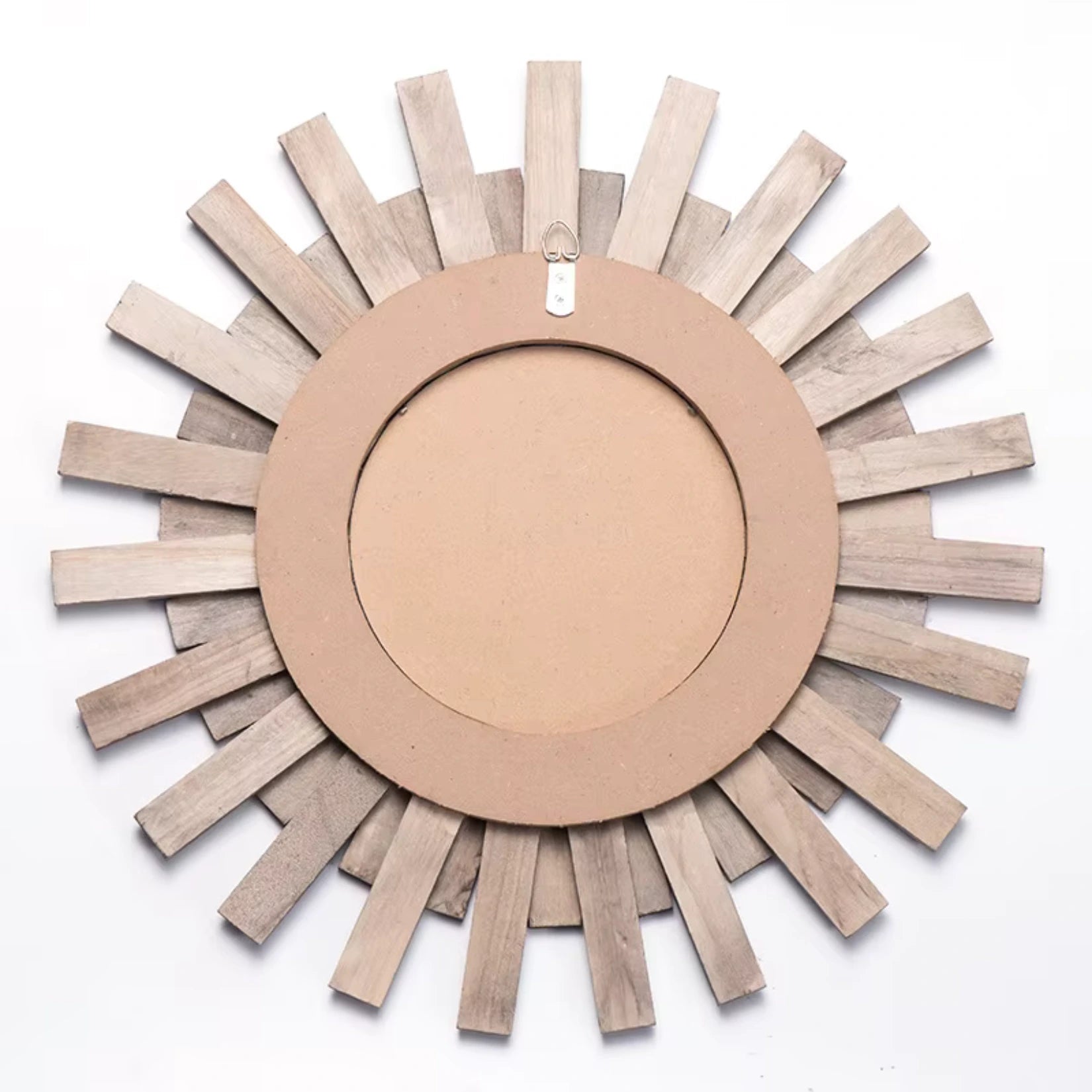 ue arrière du miroir rotin vintage avec fixation murale.