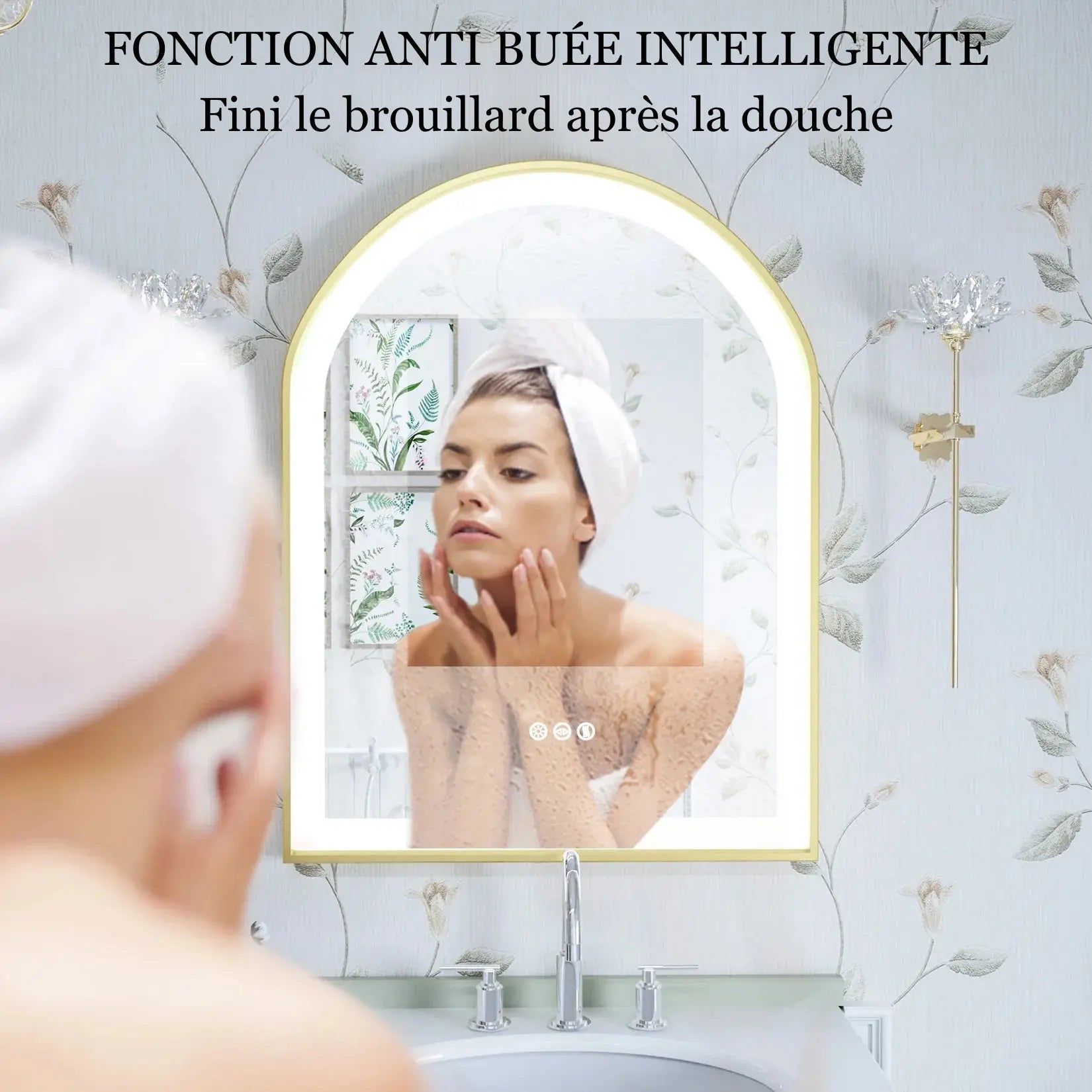 Fonction anti buée intelligente du miroir salle de bain arche pour une visibilité parfaite après la douche.