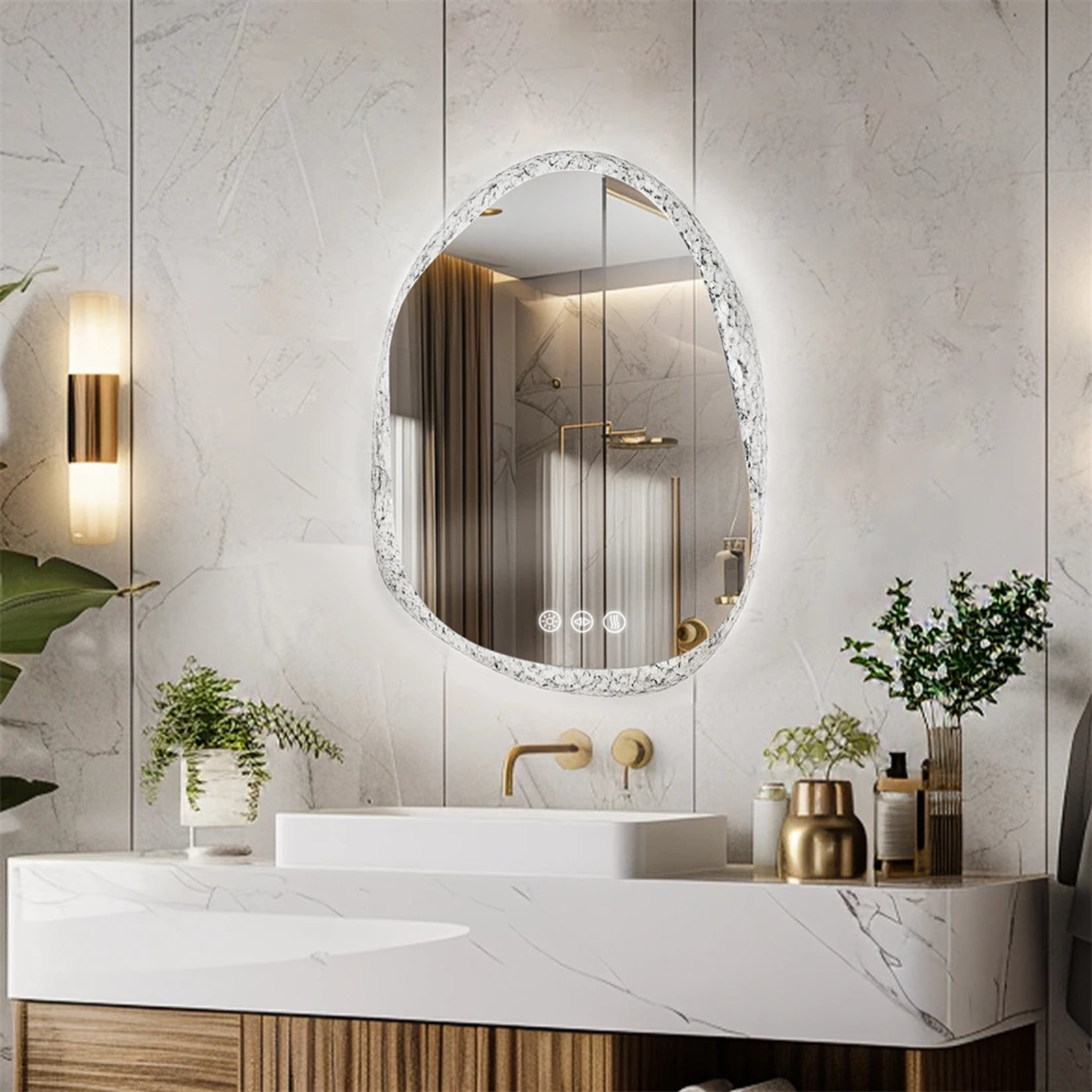 Miroir de salle de bain original lumineux avec éclairage LED et commandes tactiles invisibles.