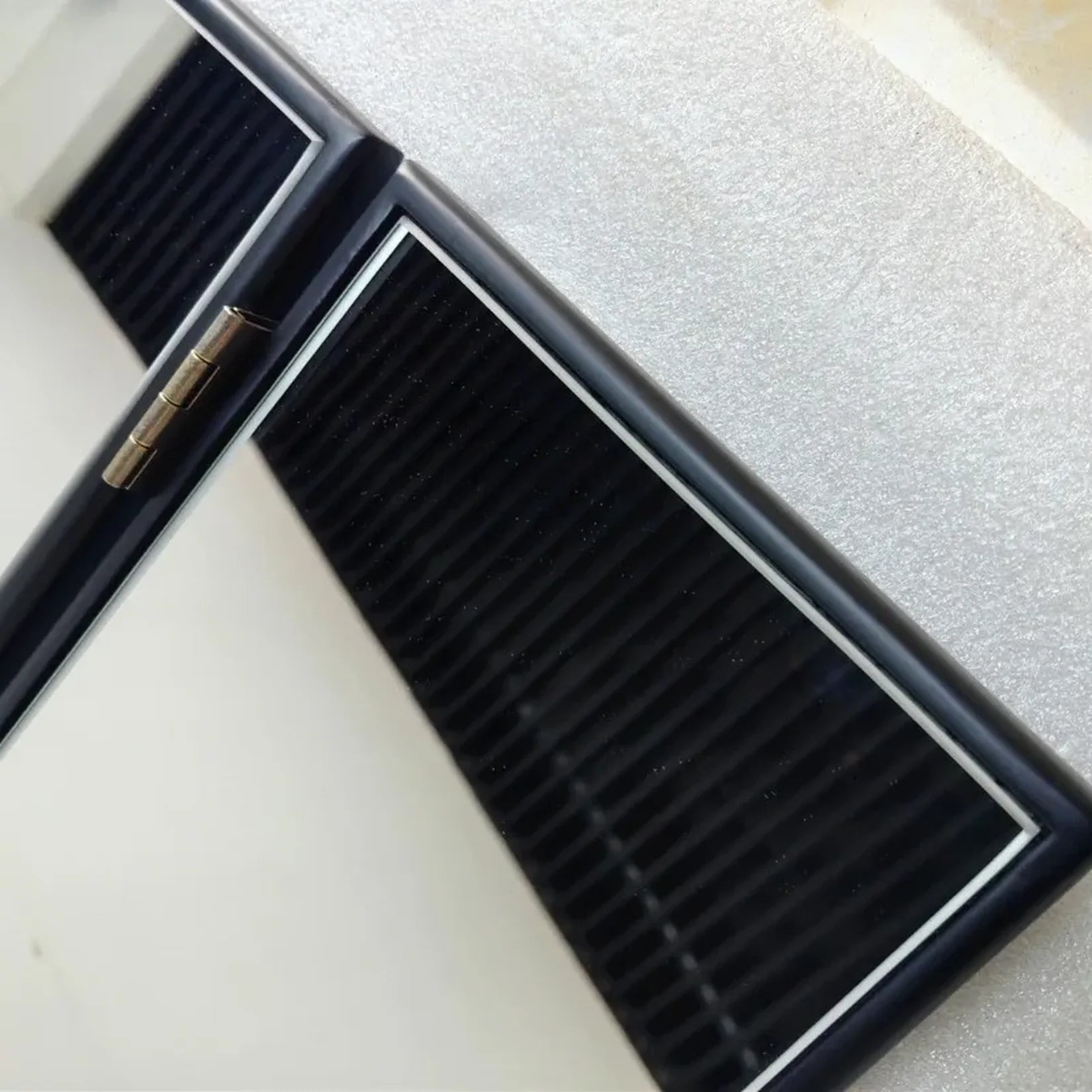 Miroir Triptyque Gatsby Détail Charnières Métal.